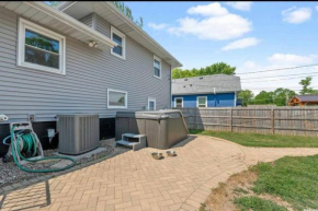 4 Bed - Recently updated Home with a Hot Tub